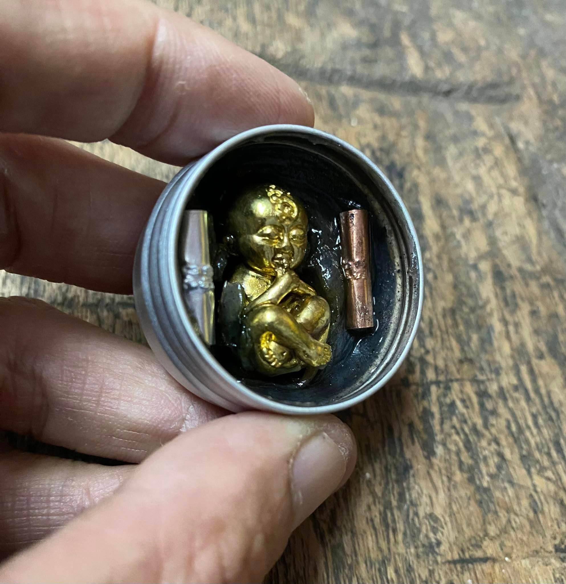 Mini Wealth Guardian Figurine with Black Wax Inlay for Abundance and Prosperity - 招财迷你守护雕像蕴含黑蜡精华助力财富与成功