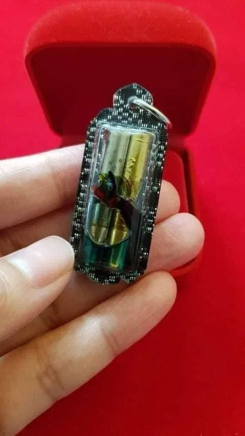 💔 NA OK TAEK: THE HEART-BURST SPELL ✨ SoulSync Duo: The Harmonic Attraction & Prosperity Essence (Limited 2018 "Emerald Connection" Edition by Luang Ta Ruam)