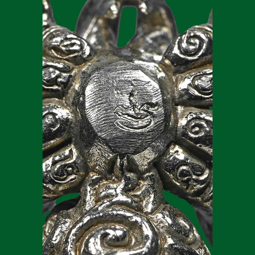 🪬Narai Eight-Armed “Silver Web of Wealth” Spider Talisman – Guru Coin Silver Alloy by Tu Chao Pu Wha Lhing Wirathayo