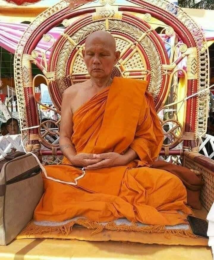 🌟 Secure the Powerful Narai Mounted on Garuda Amulet by Luang Pu Simphalee – Pewter Blessed Talisman for Luck, Protection & Career Advancement