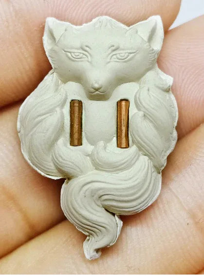 🪬Nine-Tailed Fox White Charm Powder Amulet – Enchanted Attraction & Prosperity Talisman by Ajarn Krai Det