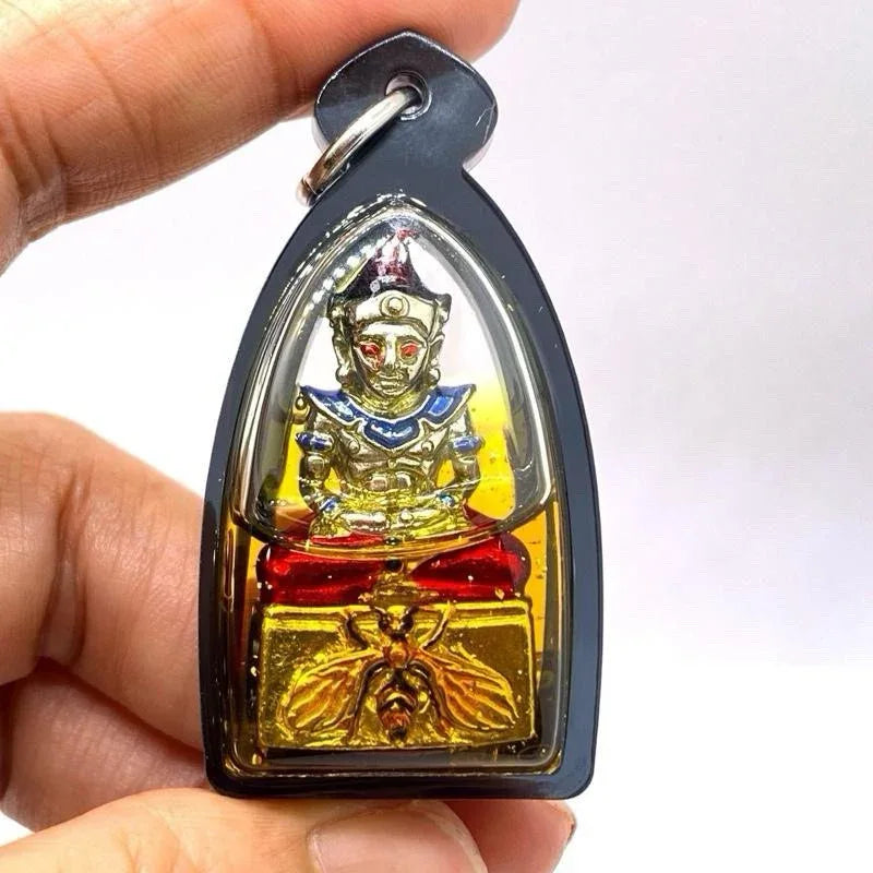 ❄️ Phaya Ngang "Maeng Wan Kham" (Golden Fly) - White Gold Enamel (Long Ya) Edition: Kruba Khamfan, Wat Ko Chok – Soaked in Flower Oil & Double Takrut – Wealth & Love Magnet