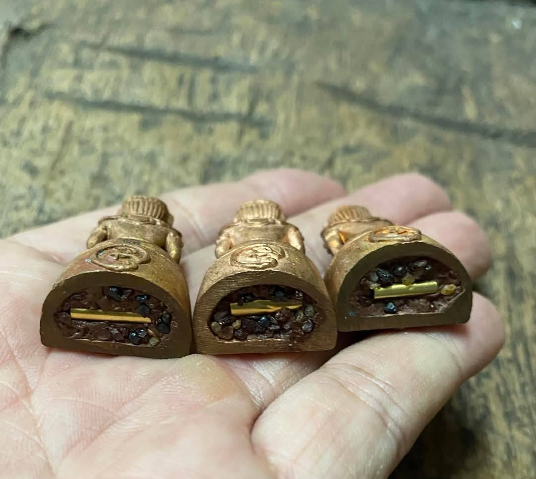 🔥 Phaya Ngang "Maeng Wan Kham" (Golden Fly) 2025: Kruba Khamfan, Wat Ko Chok – Lightning Rod Metal & Charm Oil – Ultimate Love & Wealth Magnet