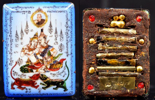 ✨ Phet Phaya Thon Blue Background Small Locket – Luang Pu In, Wat Nong Mek, Surin (2011 Edition)