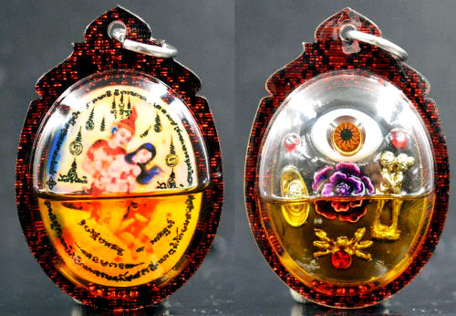 ✨ Phet Phaya Thon Locket with Dok Thong Herb Oil Coating – Sacred Blessings by Luang Ta Ruam, Wat Khok Samran