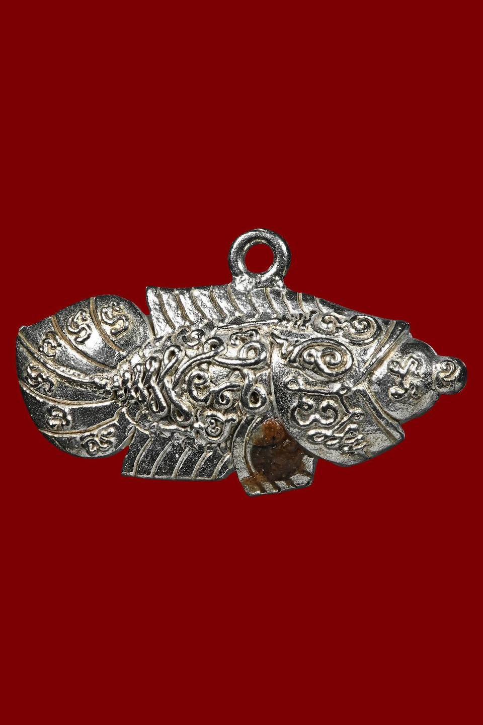 🪬Pla Mor Om Khai “Heaven-Sent Wealth” Talisman – Money-Falls-from-the-Sky Prosperity Fish by Phra Ajahn Nong, Wat Amphawa The angel bestows wealth on alpaca meat