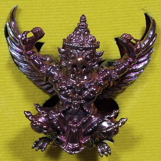 🦅 Racha Choke Garuda Rainbow Bronze Power & Fortune Amulet – Ajarn Ueng, Wat Choeng Wai, Bangkok