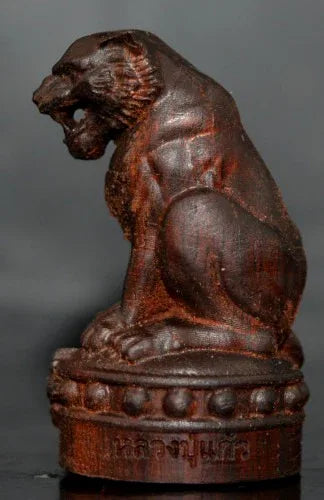 🪬Roaring Tiger “Maha Amnat Barami” Rosewood Amulet – Luang Pu Kaew, Wat Kaeng Dinso (B.E. 2567), 3.6 × 1.8 cm Power & Protection Talisman