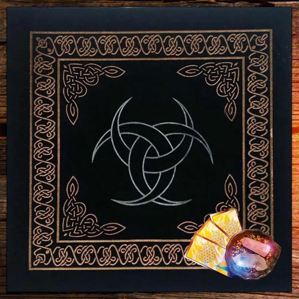 🃏Triple Moon Pentacle Altar Cloth – 0.5×0.5m Velvet Tarot Tablecloth for Divination, Astrology & Board Game Card Spreads