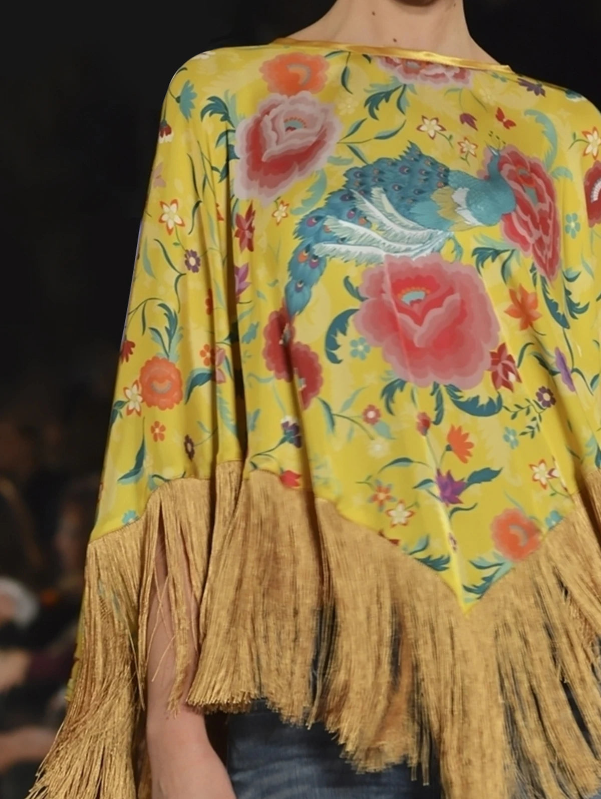 👗 Women Vintage Floral Tops 2024 – Spring & Autumn Elegant Pullover with Oversize Irregular Tassel Hem Cape Cloak Style, Bohemian Femme