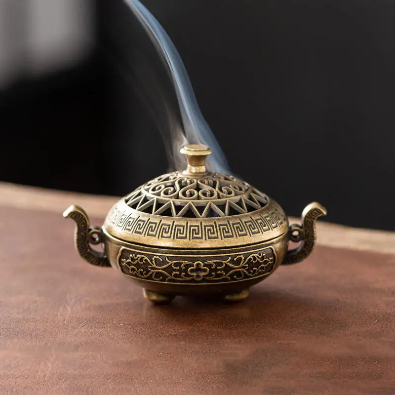 Antique Chinese Hollow Incense Burner – Miniature Decorative Holder with Cover for Sandalwood and Spiritual Aromatherapy