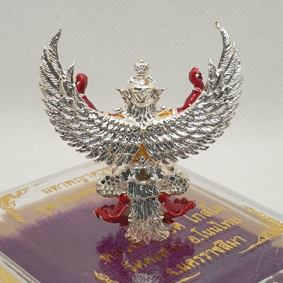 🌟 Phaya Krut Yod Ariyasap Edition – Sacred Dual-Metal Plated Amulet with Vibrant Red Enamel 4.5 cm Tall, 4.1 cm Wingspan Authentic Thai Spiritual Talisman