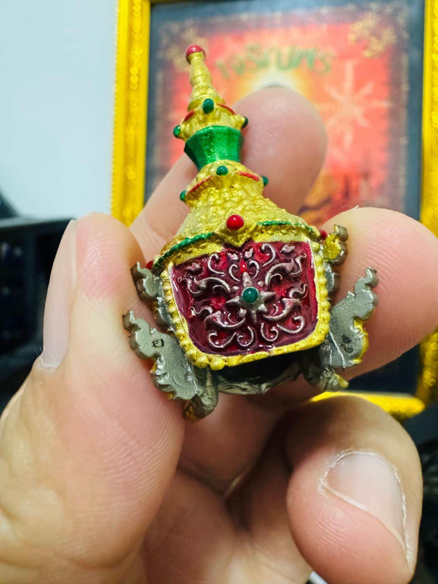 Divine Putthasilp Amulet Coin – Blessed by Luang Pho Phat for Enhanced Fortune, Career, Merit, Destiny, and Love – Wat Huay Duan