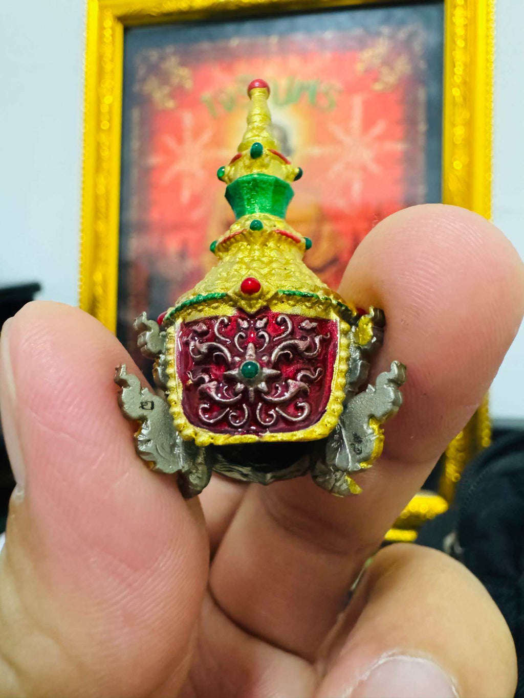 🌟 Divine Putthasilp Kuwanon Noi Ariyat Sap﻿ Enamel-Cast Head Amulet Coin – Blessed by Luang Pho Phat of Wat Huay Duan, Nakhon Sawan – Enhances Fortune, Career, Merit, Destiny, and Love 🌟