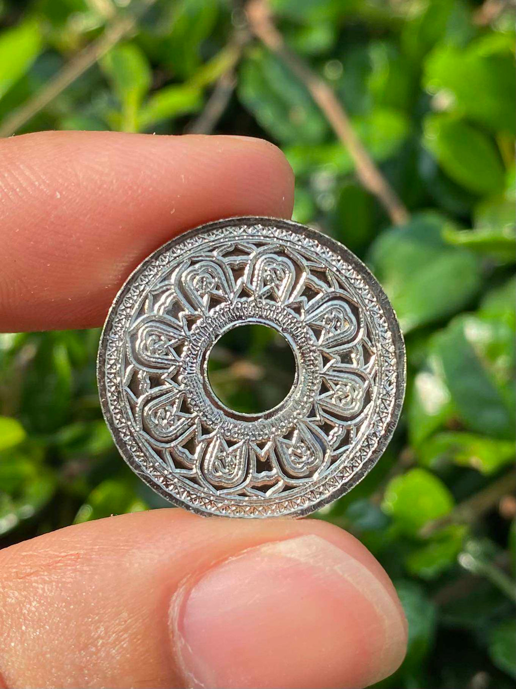 🕊️ Sarika Fortune Coin – “Phok Sap” Wallet Talisman for Attraction, Wealth & Abundance