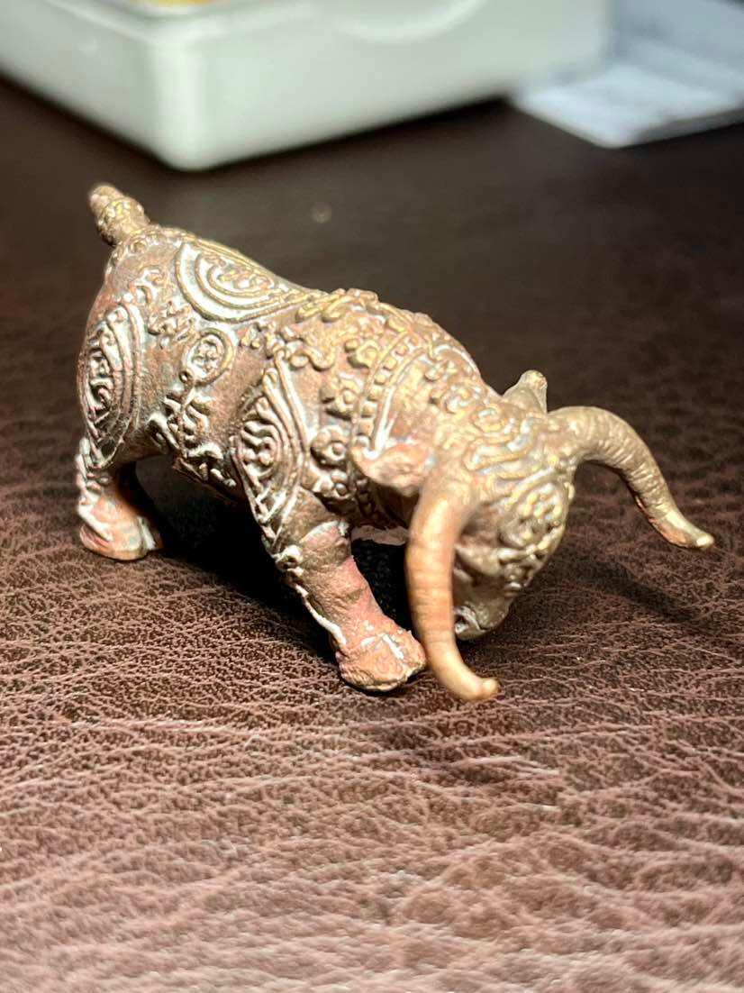 🐂 “Nandi Maha Supa Choke Bronze Bull – Sacred Mount of the Great Deity for Luck, Fame & Wealth by Luang Pho Sanan, Wat Klang Ratchakru Tharam”