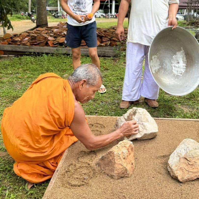 Break Through Darkness with Phra Pidta Disaster-Smasher by Phor Than Iad, Consecrated at Wat Khan Prachasank