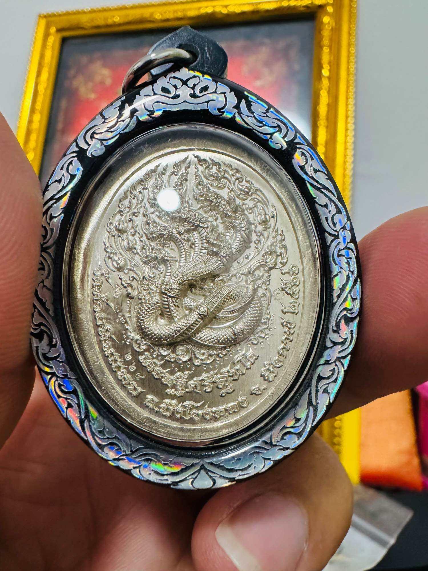 Rare Phu Sri Suthoth Coin from Wat Huai Hin Haep – Limited Edition 2023 in Alpaca Alloy with Gold-Faced Purple Enamel