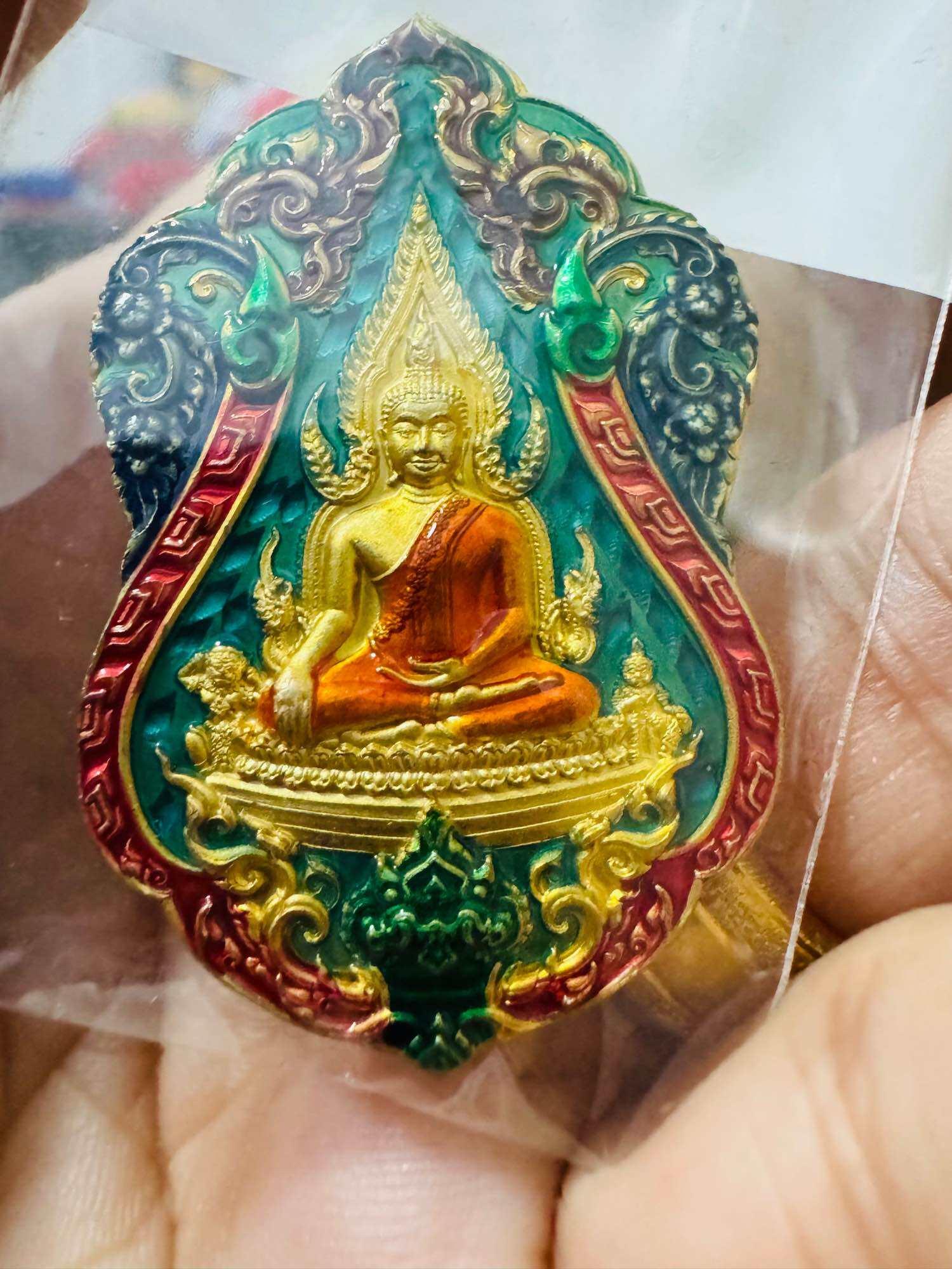 Embrace Timeless Blessings with Limited Edition Phra Phuttha Chinnarat Amulet by Luang Pho Pat Punyakamo, Wat Huai Duan