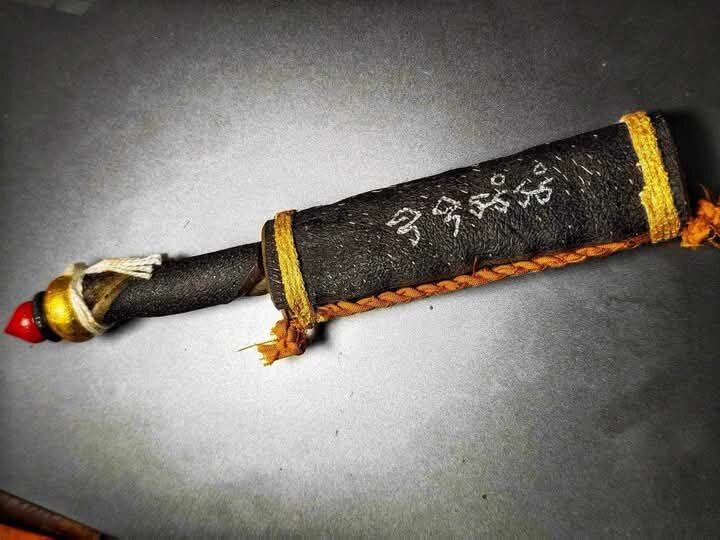 Authentic Meed Mor Leather Knife - Phayak Nuea Duang Empowered by Luang Pu Mahasila & Luang Pho Mian for Supreme Power, Fortune & Prestige