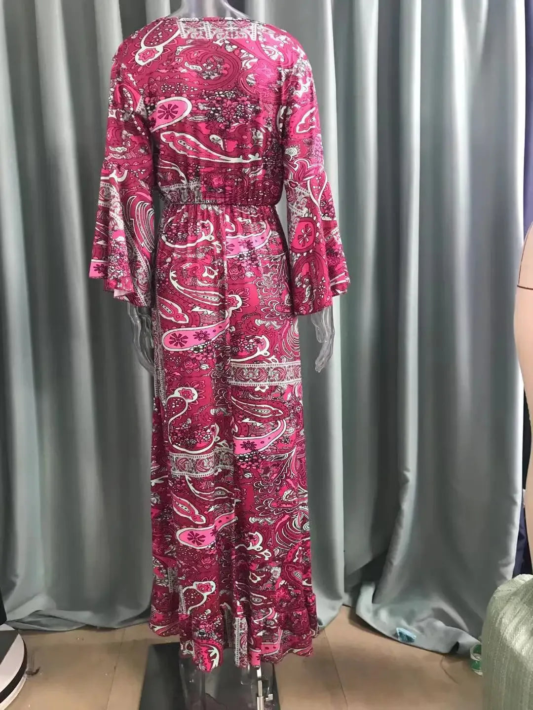 European American Bohemian Floral Vacation Dress with Flared Sleeves and High Waisted Long Skirt