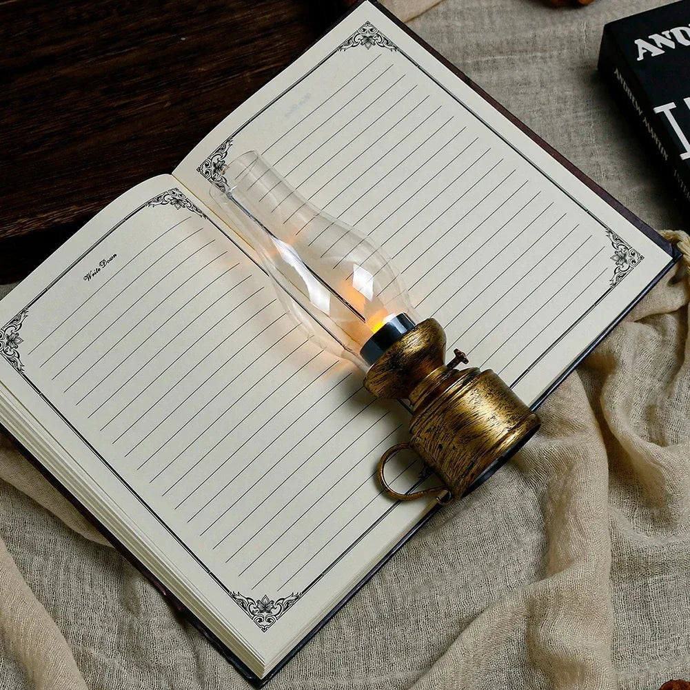 🕯️ Vintage Kerosene Lamp LED Flameless Candle – Antique Style Battery Operated Decoration Lamp for Halloween & Home Ambiance