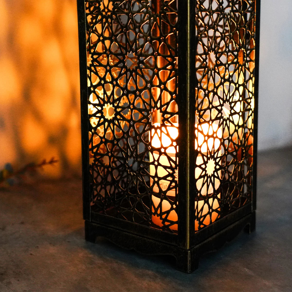 🌟 Middle East Arab Metal Vintage Wind Lantern – Elegant Tabletop Candle Holder for Home Décor | Free Shipping