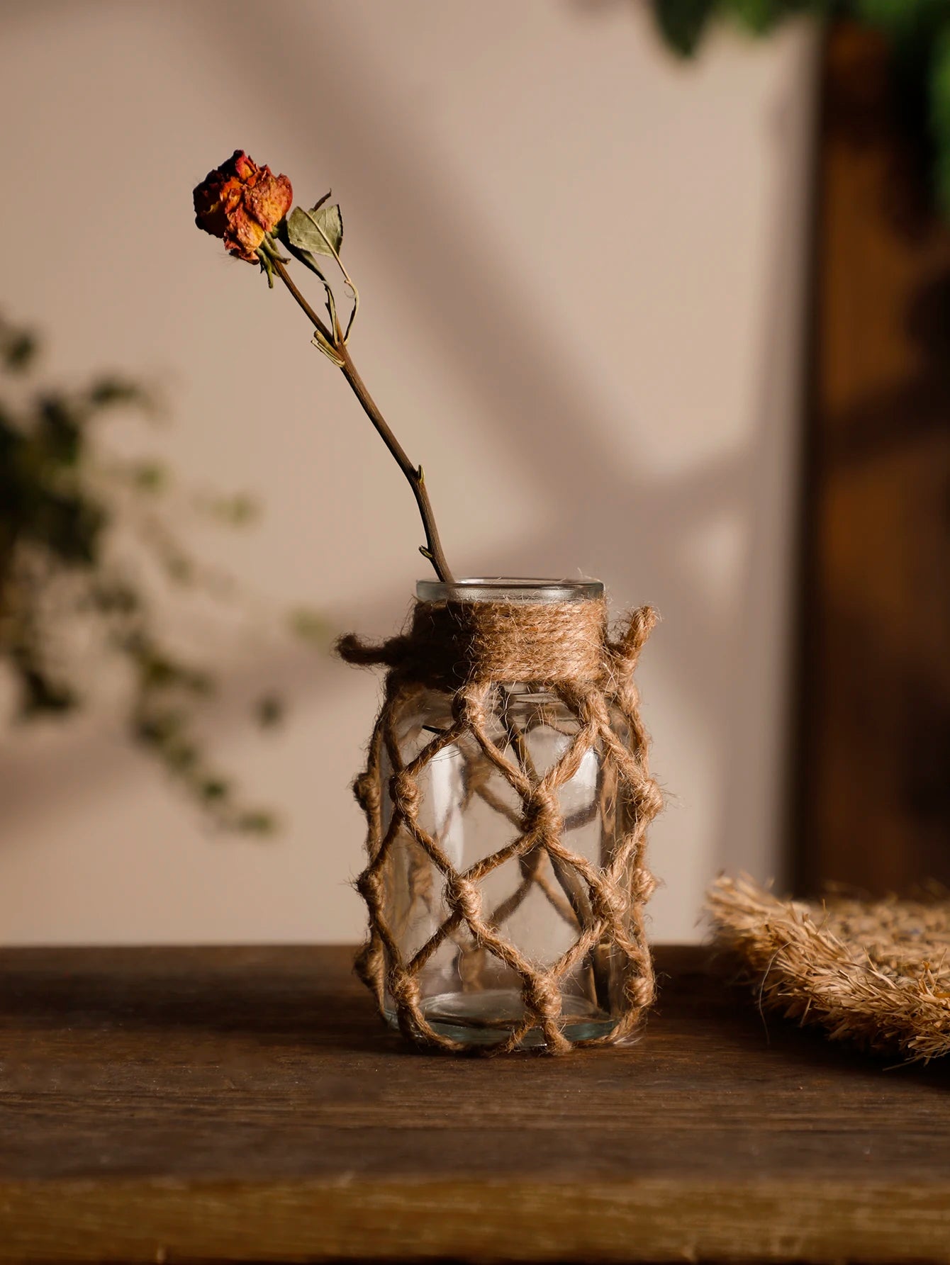 🌿Rustic Hanging Glass Vase with Hemp Rope Net – Handmade Transparent Glass Holder for Dried Flowers and Boho Home Décor