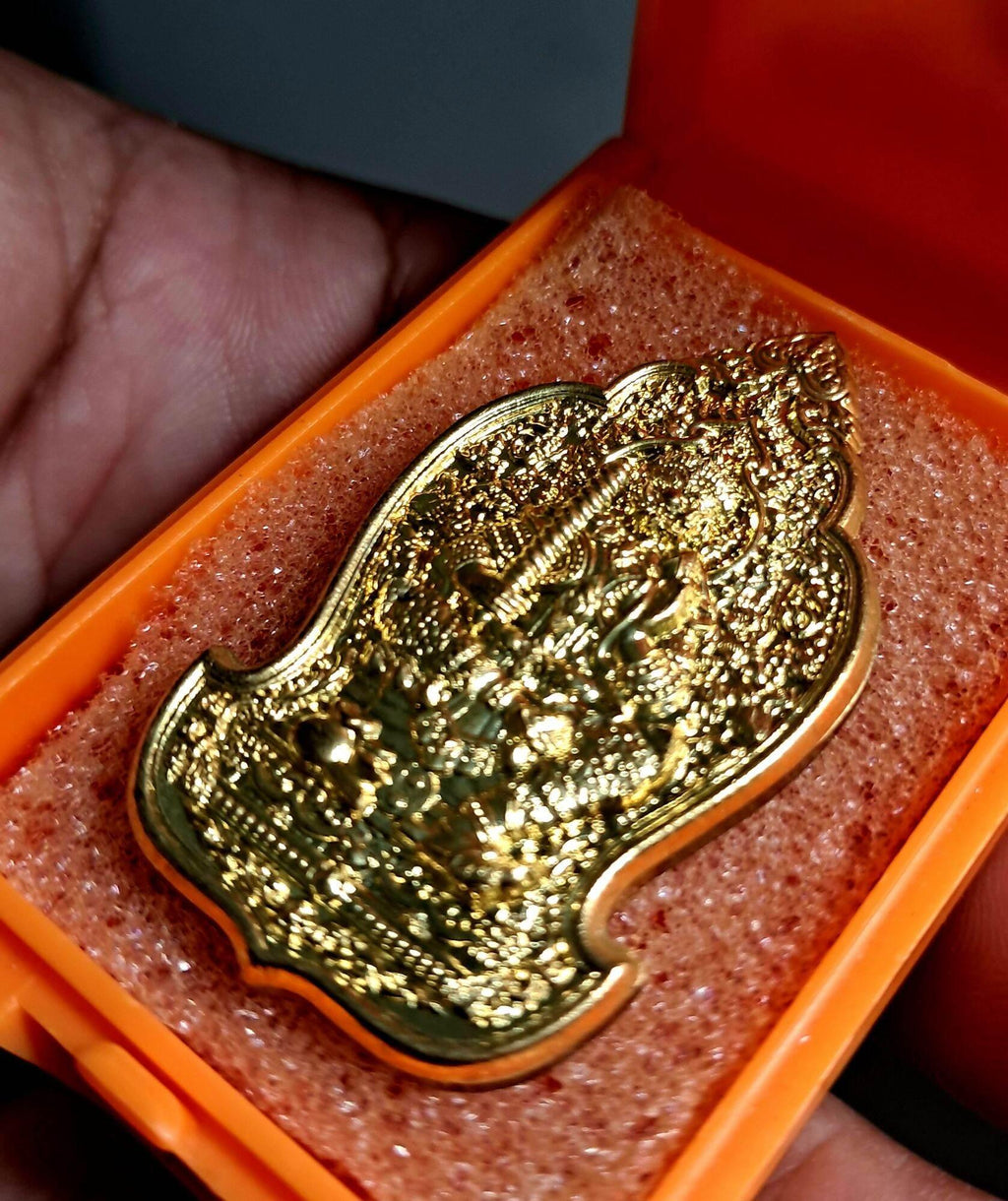 🪙 “Sky‑Overflowing Wealth Thao Wessuwan – Gold‑Plated Prosperity & Protection Coin by Luang Pho Sawang, Wat Ban Nong Jik (Si Sa Ket)”