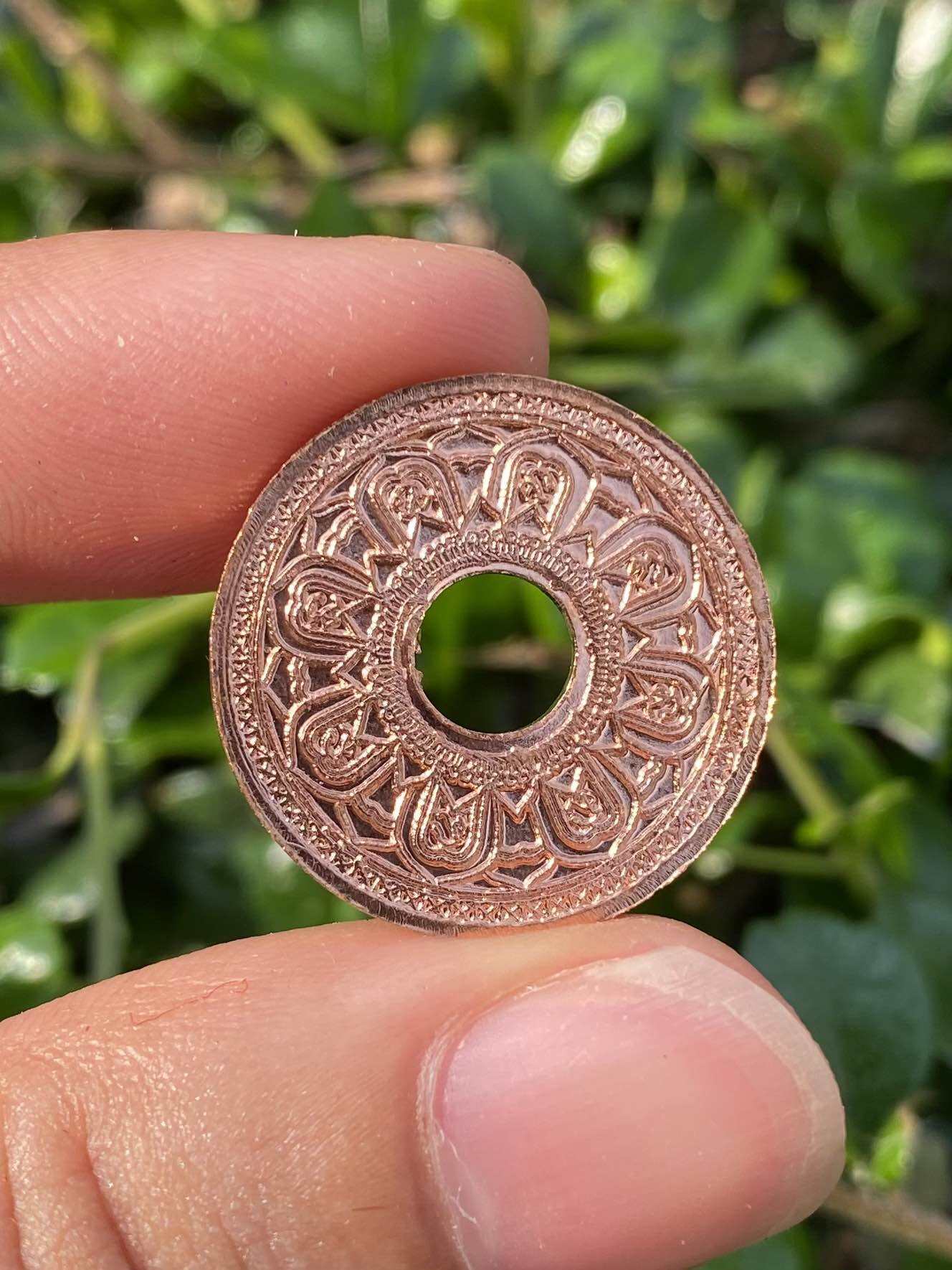 🕊️ Sarika Fortune Coin – “Phok Sap” Wallet Talisman for Attraction, Wealth & Abundance