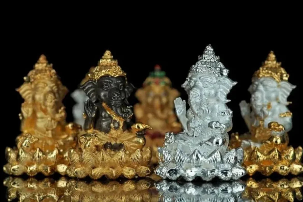 Phra Phikanet Maha Thep Prathan Phon | Om Maha Ruay Lord Ganesha Blessing Statue