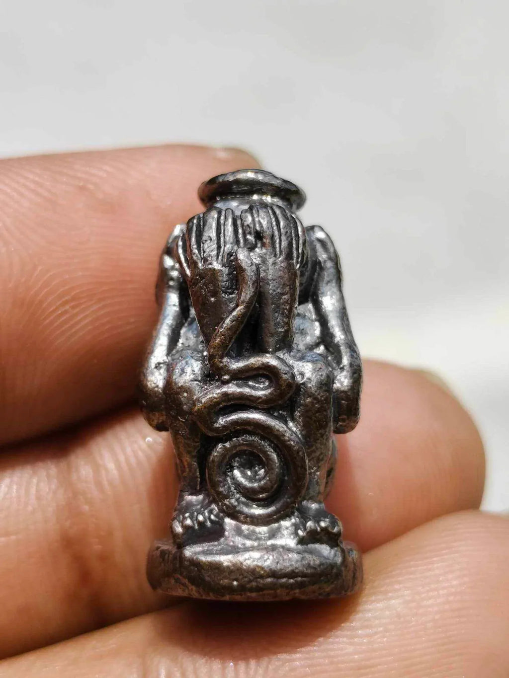 🧿 Phra Pidta “Cross‑Legged” 2014 – Phutthakhun Khao Or Edition, Wat Khao Or, Phatthalung (Rare Universal-Blessing Amulet)