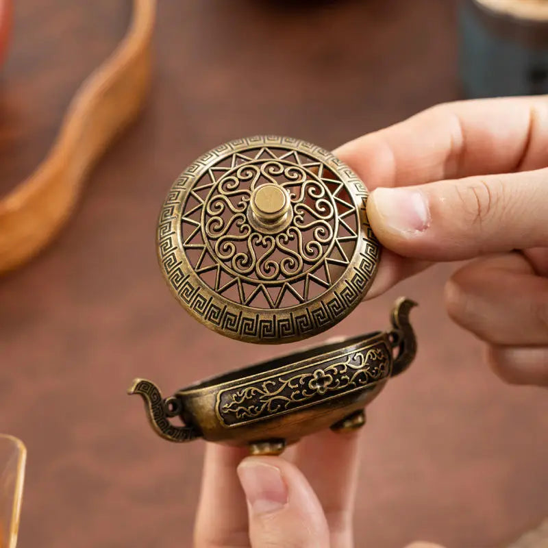 Antique Chinese Hollow Incense Burner – Miniature Decorative Holder with Cover for Sandalwood and Spiritual Aromatherapy