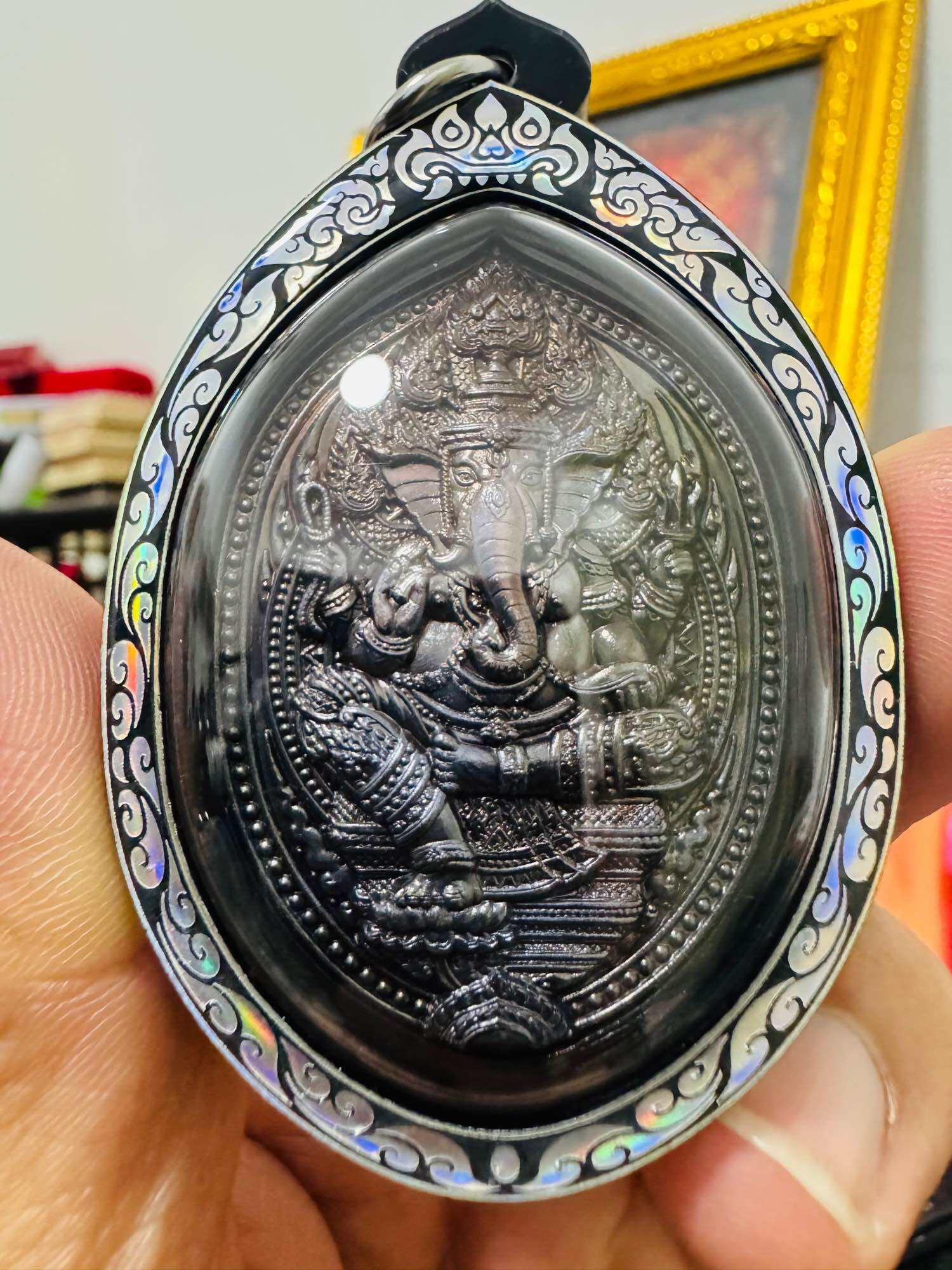 Exquisite Phutthasilp Phra Phikanet Coin - Por Samret Edition, Black Patina Copper by Luang Pu Im Panyawuto, Wat Thung Na Mai, Nakhon Si Thammarat with Elegant Casing