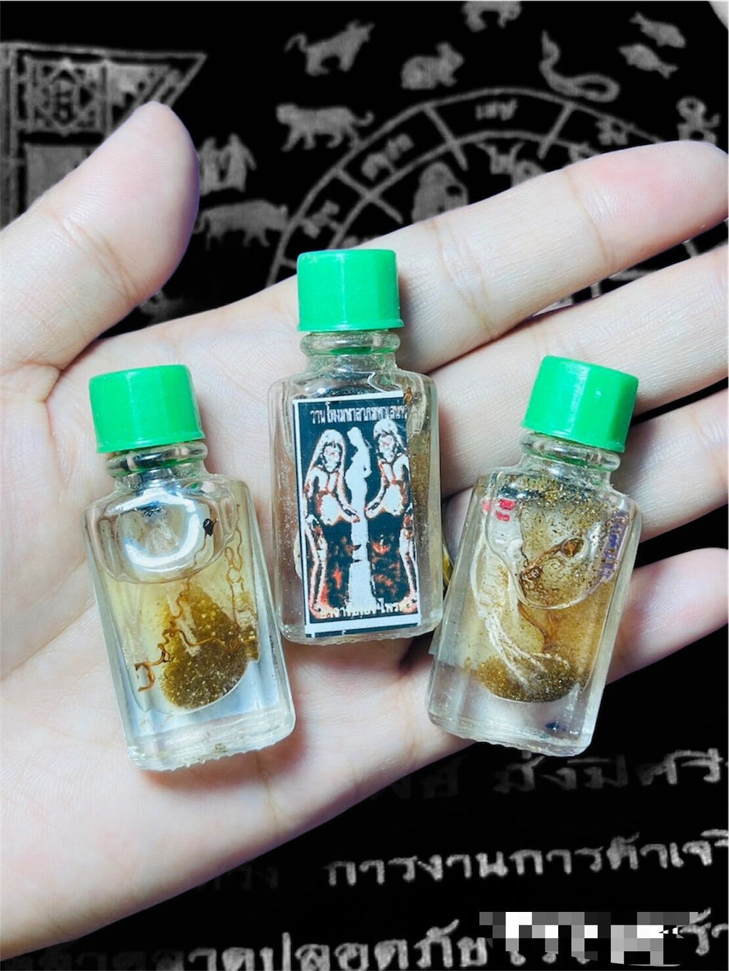 ✨ Nam Man Wan Pong Maha Senah – Powerful Charm Oil by Ajarn Heng Praidam | Attraction, Blessings & Good Fortune Enhancer Default Title