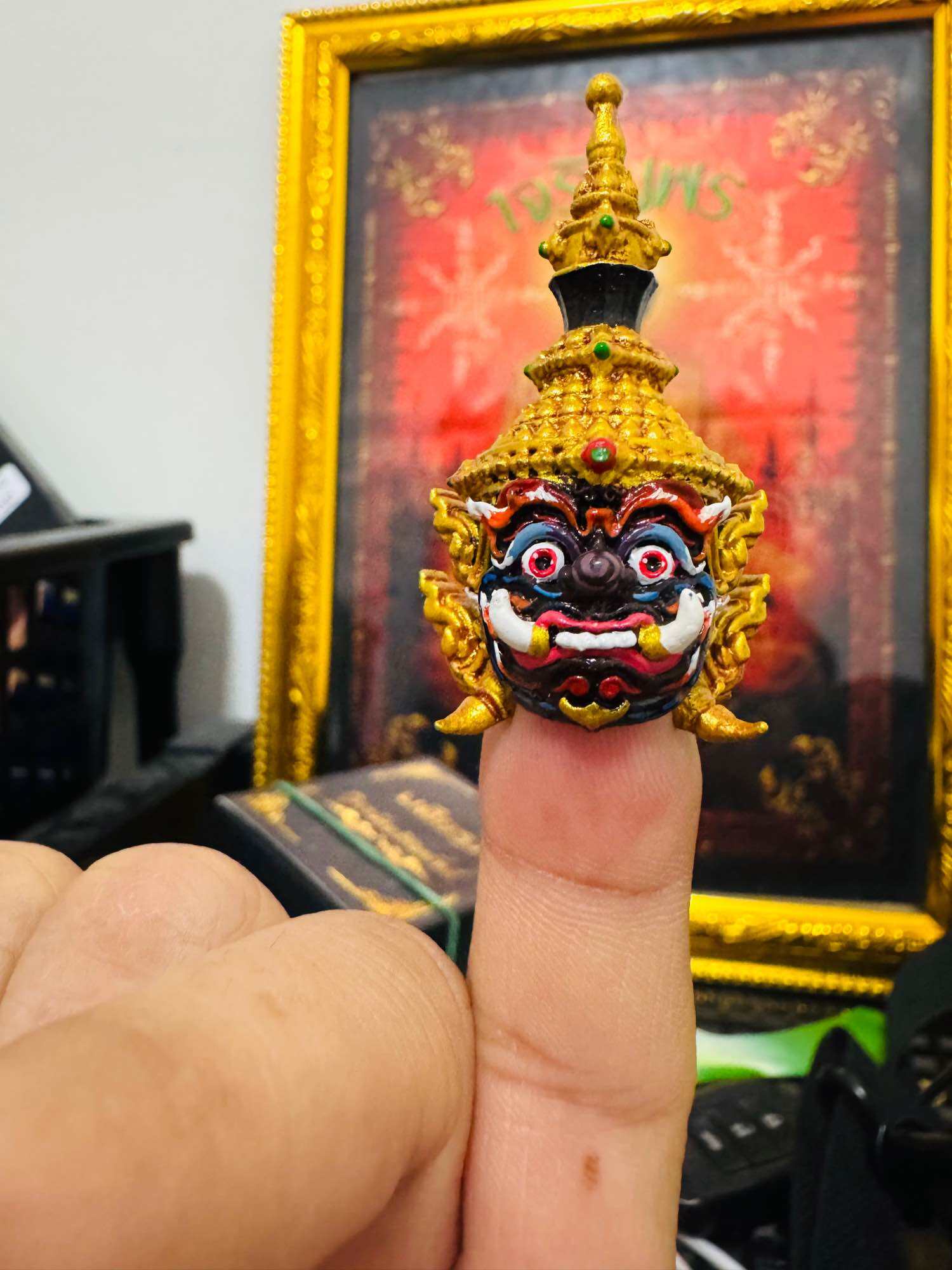 🌟 Sacred Putthasilp Sian Thep Kuwanon Noi Ariyat Sap﻿ Enamel-Cast Head Amulet – Stamped with Code and Serial Numbers Behind Both Ears Default Title