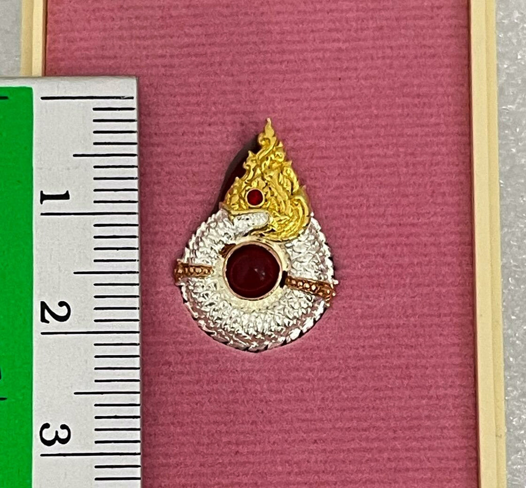 ✨ Sacred Buang Nakkhabat Amulet with Multi-Color Crystal Inlay – Triple-Crown Plated by Luang Pu Nenkaew, Wat Ban Kaset Thung Setthi