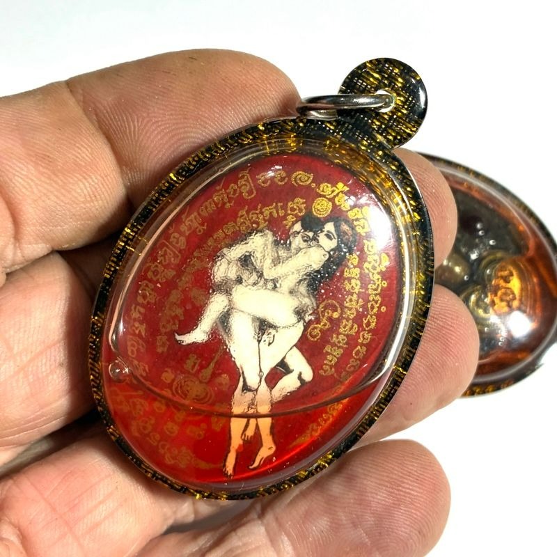 ✨ Sacred Locket In Koo Sakot Kam Ongk Kroo - Divine Male-Female Attraction Charm with 4 Takrut, Palad Paetch Payatorn & Na Ok Dtaek "Heart-Breaker" Yantra - Extreme Limited Edition - Seduction, Professional Influence & Gambling Luck