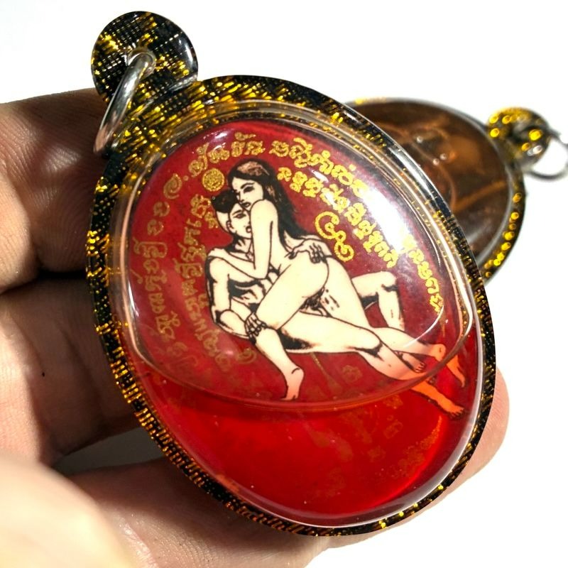 ✨ Sacred Locket In Koo Sakot Kam Ongk Kroo - Divine Male-Female Attraction Charm with 4 Takrut, Palad Paetch Payatorn & Na Ok Dtaek "Heart-Breaker" Yantra - Extreme Limited Edition - Seduction, Professional Influence & Gambling Luck