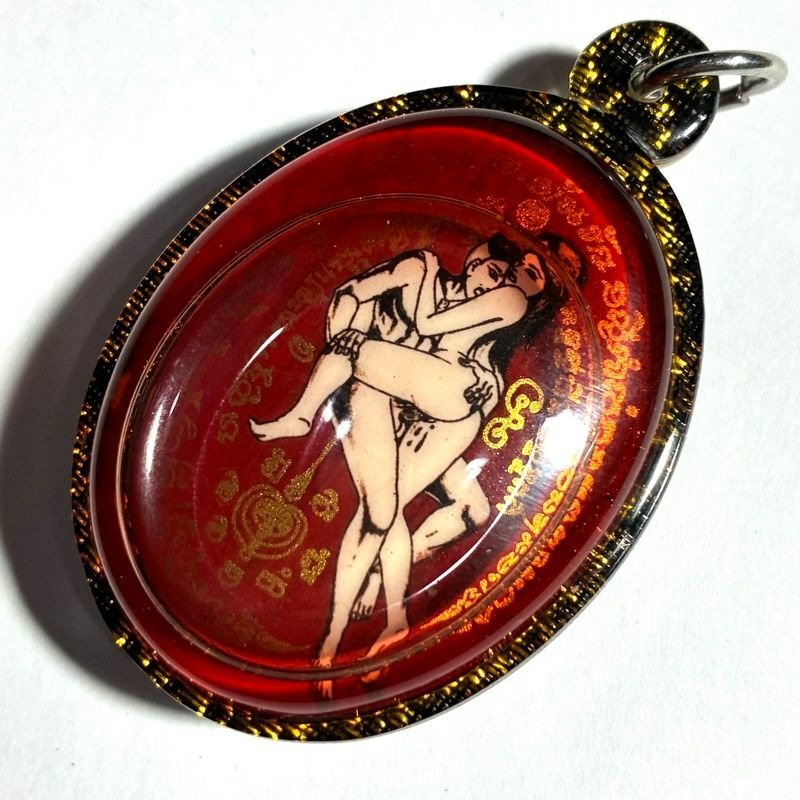 ✨ Sacred Locket In Koo Sakot Kam Ongk Kroo - Divine Male-Female Attraction Charm with 4 Takrut, Palad Paetch Payatorn & Na Ok Dtaek "Heart-Breaker" Yantra - Extreme Limited Edition - Seduction, Professional Influence & Gambling Luck