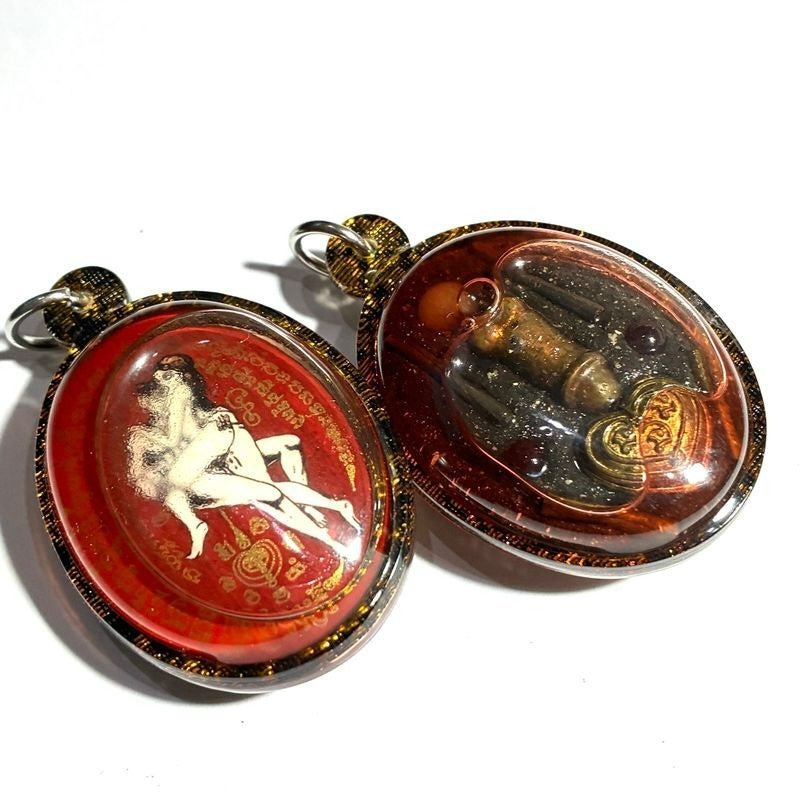 ✨ Sacred Locket In Koo Sakot Kam Ongk Kroo - Divine Male-Female Attraction Charm with 4 Takrut, Palad Paetch Payatorn & Na Ok Dtaek "Heart-Breaker" Yantra - Extreme Limited Edition - Seduction, Professional Influence & Gambling Luck
