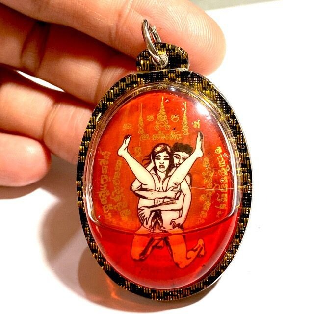 ✨ Sacred Locket In Koo Sakot Kam Ongk Kroo - Masterpiece Kama Sutra Seduction Charm with 4 Takrut, 3 Sacred Gems, Palad Khik & Na Ok Dtaek "Heart-Breaker" Spell - Extreme Limited Edition- Seduction, High-Stakes Gambling & Power of Persuasion