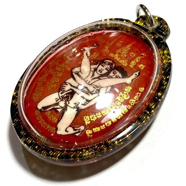 ✨ Sacred Locket In Koo Sakot Kam Ongk Kroo - Masterpiece Kama Sutra Seduction Charm with 4 Takrut, 3 Sacred Gems, Palad Khik & Na Ok Dtaek "Heart-Breaker" Spell - Extreme Limited Edition- Seduction, High-Stakes Gambling & Power of Persuasion