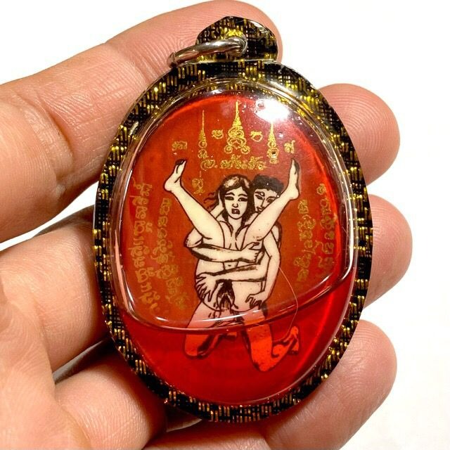 ✨ Sacred Locket In Koo Sakot Kam Ongk Kroo - Masterpiece Kama Sutra Seduction Charm with 4 Takrut, 3 Sacred Gems, Palad Khik & Na Ok Dtaek "Heart-Breaker" Spell - Extreme Limited Edition- Seduction, High-Stakes Gambling & Power of Persuasion