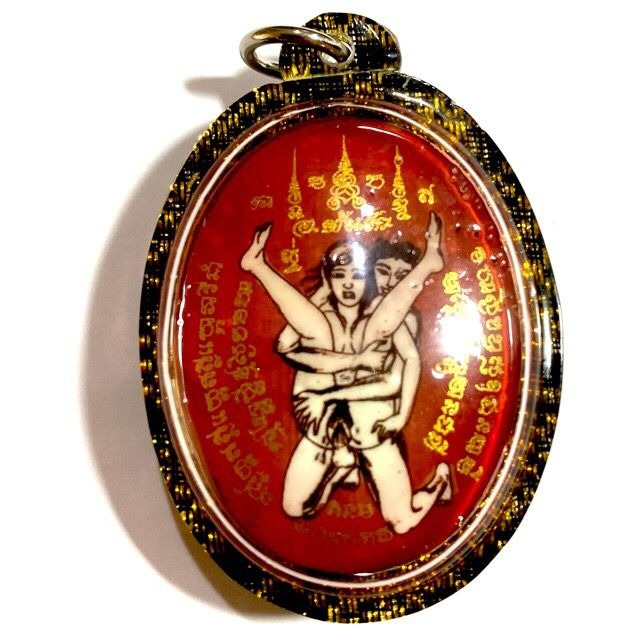 ✨ Sacred Locket In Koo Sakot Kam Ongk Kroo - Masterpiece Kama Sutra Seduction Charm with 4 Takrut, 3 Sacred Gems, Palad Khik & Na Ok Dtaek "Heart-Breaker" Spell - Extreme Limited Edition- Seduction, High-Stakes Gambling & Power of Persuasion