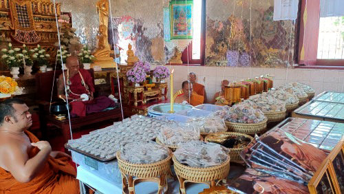 👠 Sacred "Mae Uraiwan & Mae Urai Thip" Twin Deity – Resin Altar Edition: Luang Pho Yongyut, Wat Takhian (2024) – Consecrated by Luang Pho Chat, Wat Ban Pun – The Ultimate Synergy for Doubling Wealth, Absolute Trade Mastery, and Sovereign Charisma!