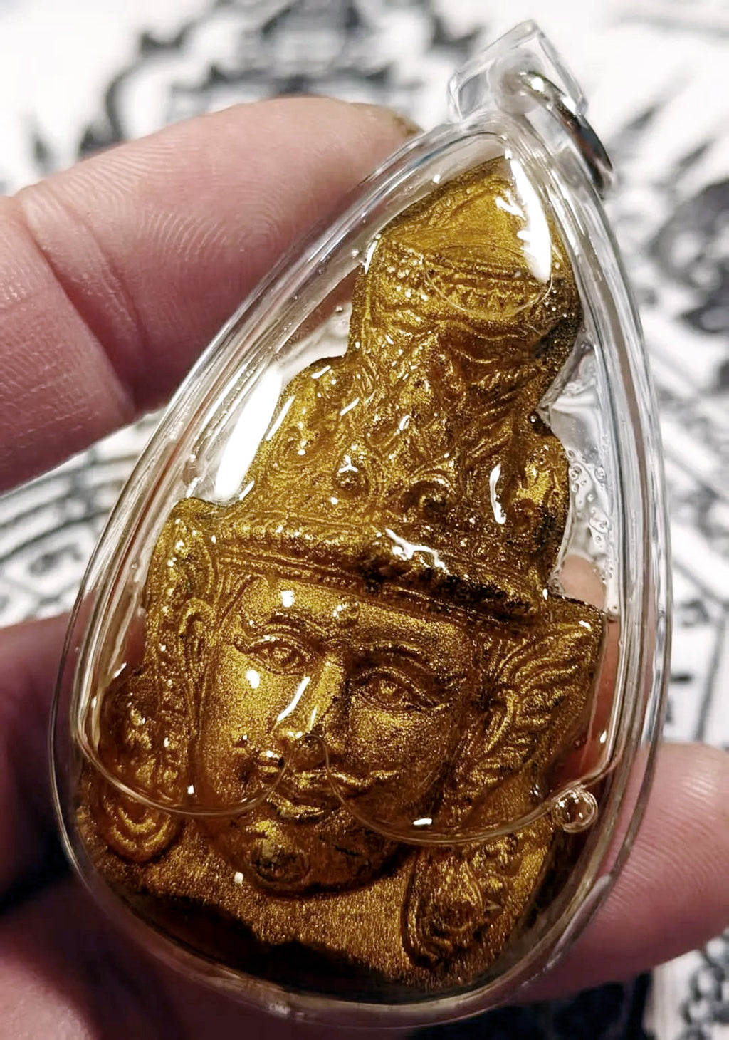 ✨ Sacred Phet Phaya Thon Head Locket with Golden Herb Oil – Powerful Charm Powder by Luang Pu In, Wat Nong Mek, Surin (2557 Edition)