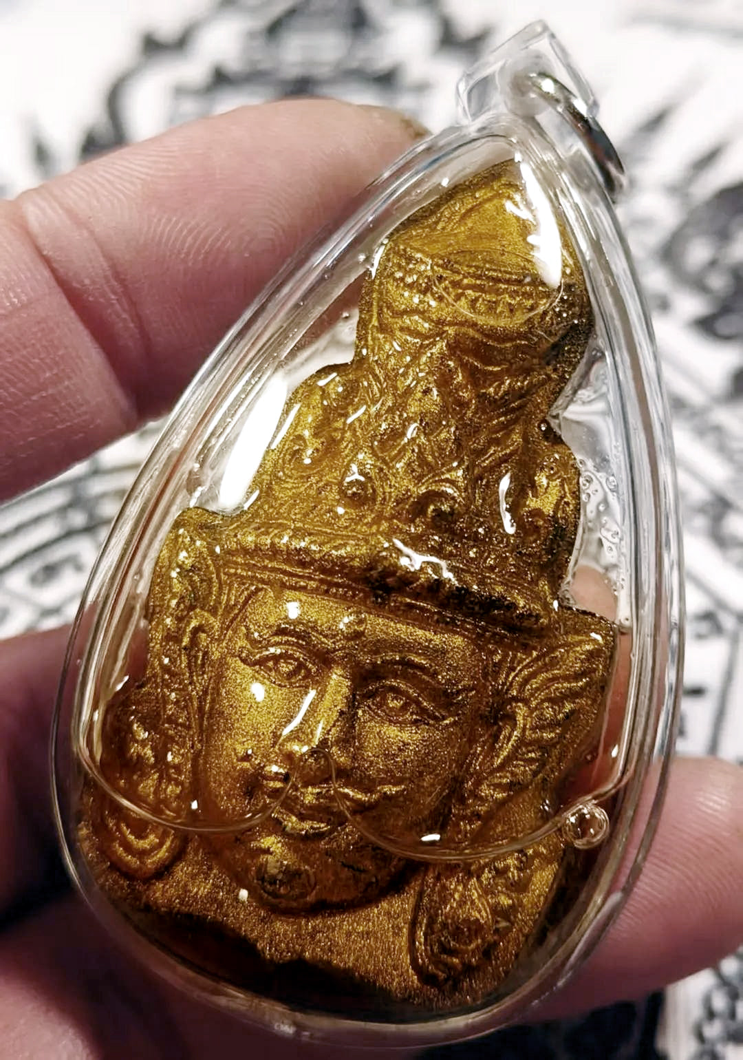 ✨ Sacred Phet Phaya Thon Head Locket with Golden Herb Oil – Powerful Charm Powder by Luang Pu In, Wat Nong Mek, Surin (2557 Edition)
