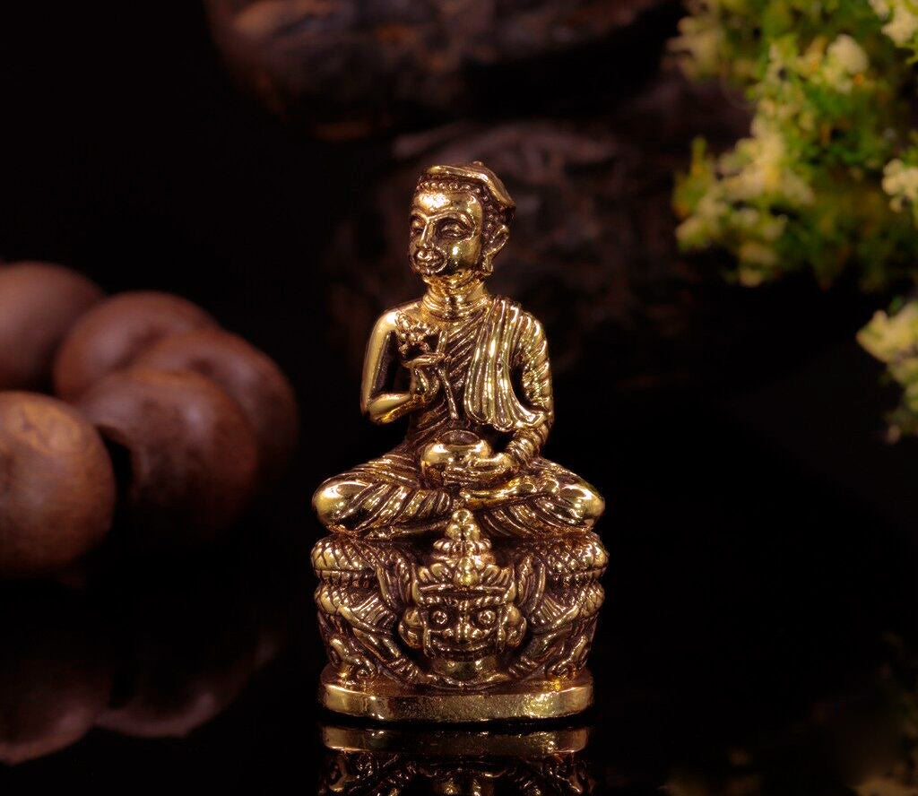 ✨ Sacred Phra Upakut 'Nuer Duang' Amulet 2015 – Polished Red Satang Copper Edition by Kruba Na (Doi Ihuy) – The Ultimate Destiny-Enhancing Talisman for Overcoming Obstacles, Supreme Wealth, and Winning Luck (3.1 x 1.8 cm)