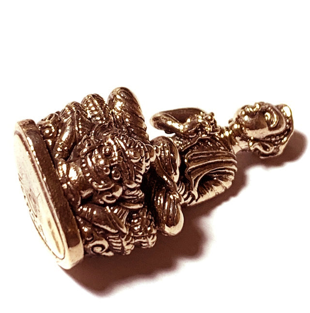 ✨ Sacred Phra Upakut 'Nuer Duang' Amulet 2015 – Polished Red Satang Copper Edition by Kruba Na (Doi Ihuy) – The Ultimate Destiny-Enhancing Talisman for Overcoming Obstacles, Supreme Wealth, and Winning Luck (3.1 x 1.8 cm)